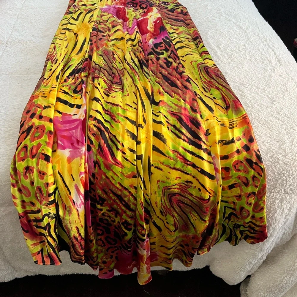 Hot yellow jungle print prom dress - Picture 3 of 5